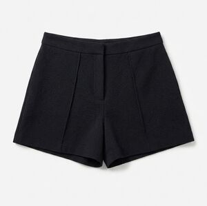 EUC Banana Republic Soft A-Line Dressy Shorts In Navy, Size 6